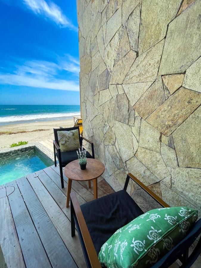 Diem Vichayito Beachfront Eco-Luxury ภายนอก รูปภาพ