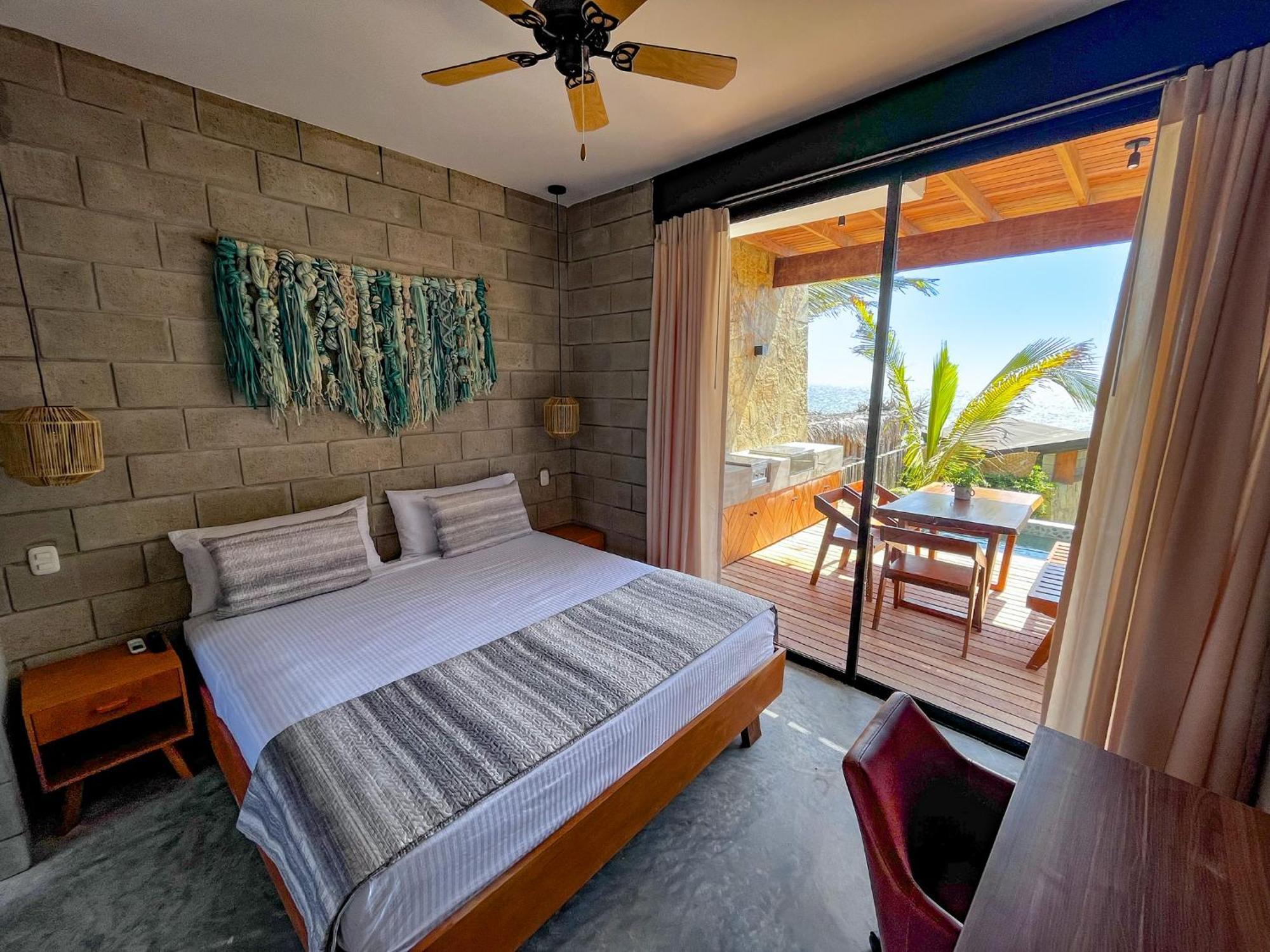 Diem Vichayito Beachfront Eco-Luxury ภายนอก รูปภาพ