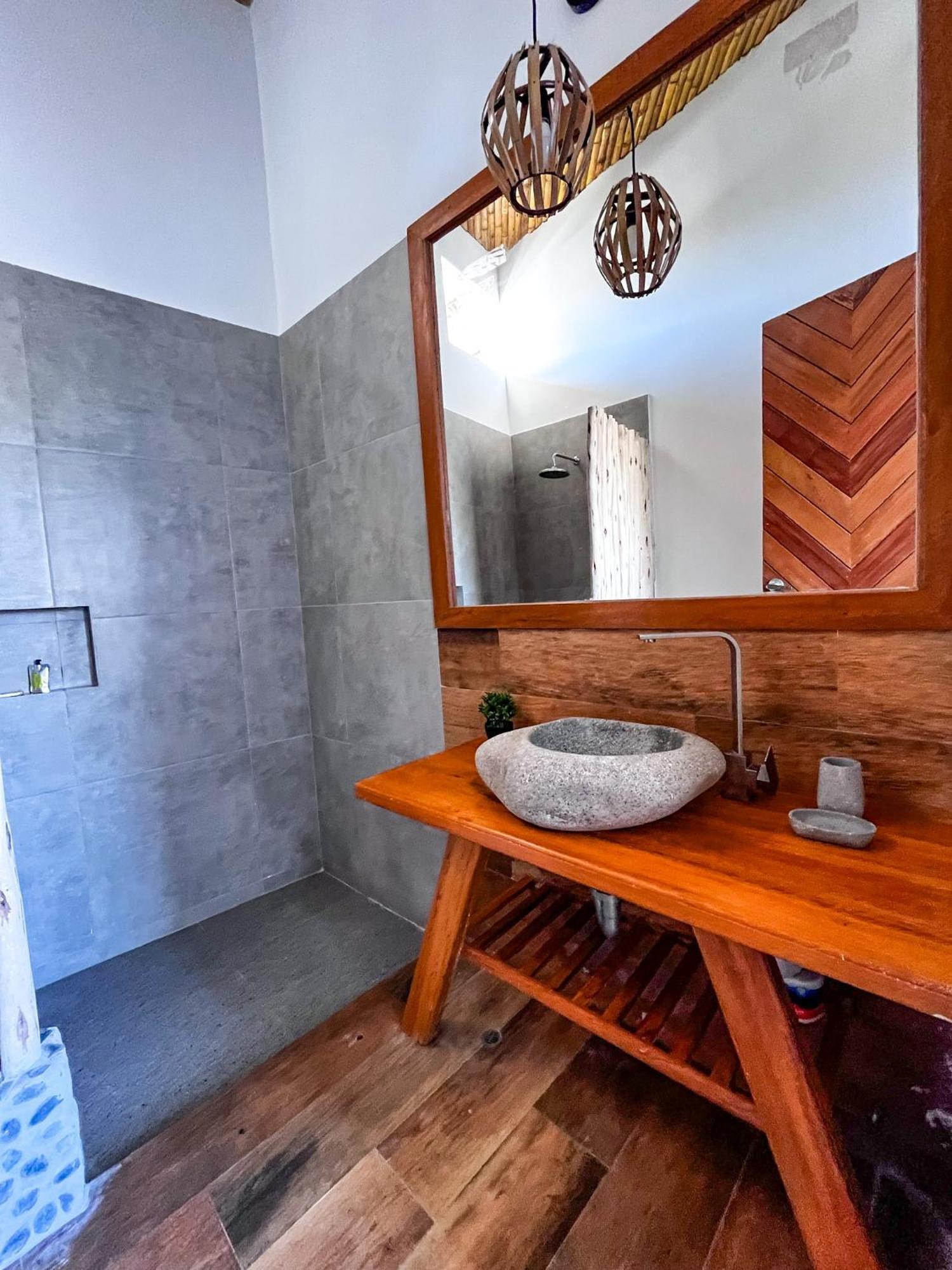 Diem Vichayito Beachfront Eco-Luxury ภายนอก รูปภาพ