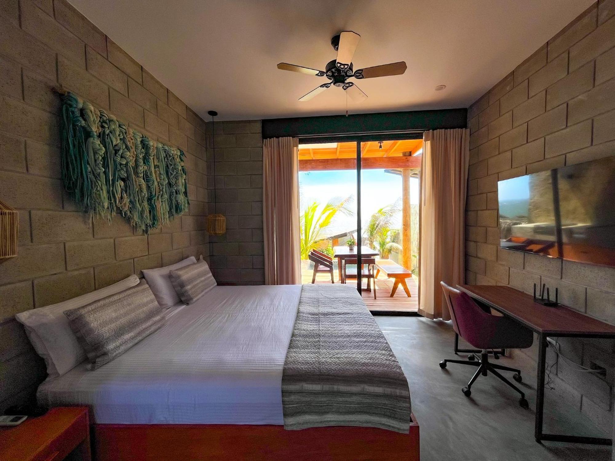 Diem Vichayito Beachfront Eco-Luxury ภายนอก รูปภาพ