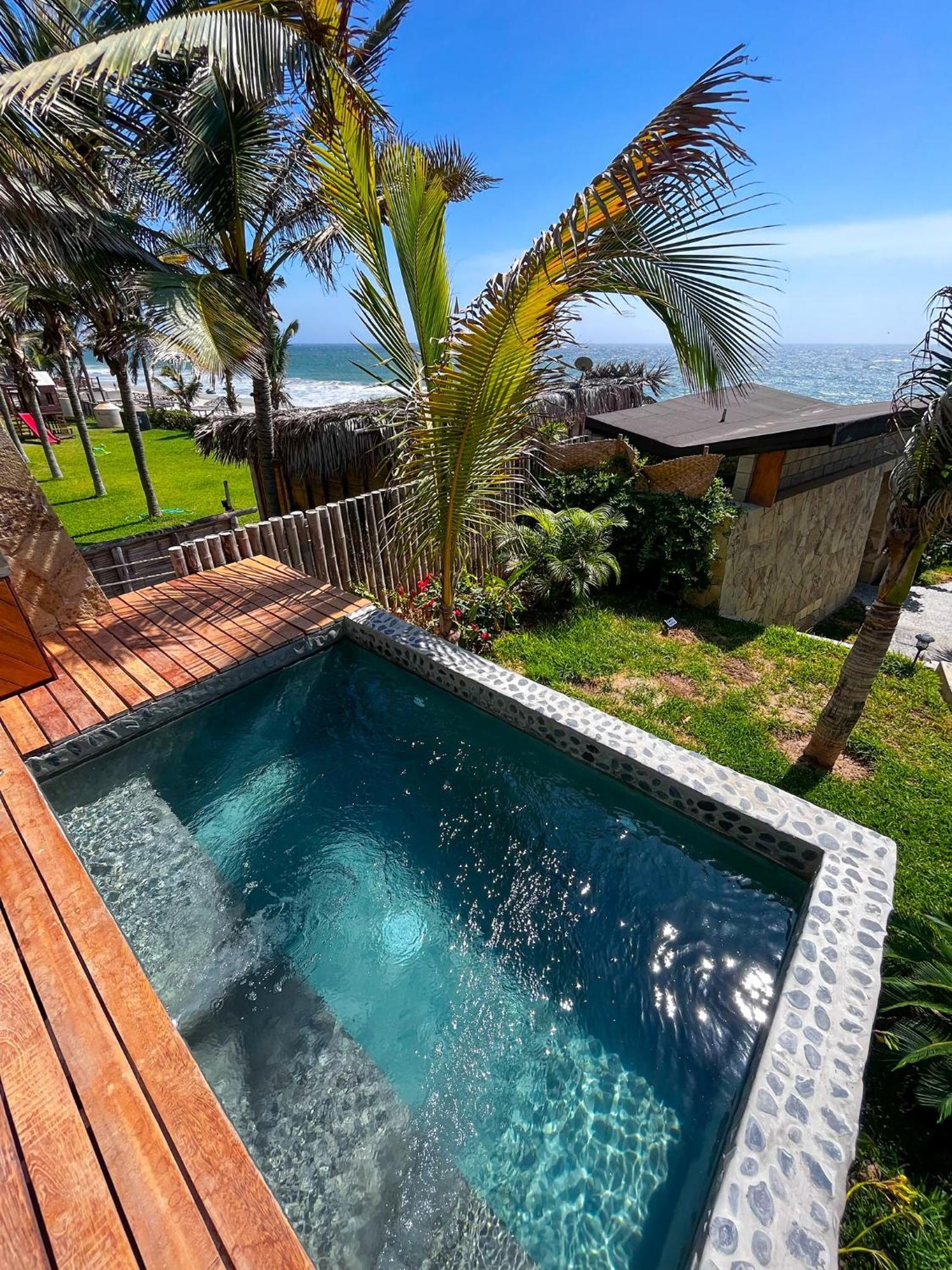 Diem Vichayito Beachfront Eco-Luxury ภายนอก รูปภาพ
