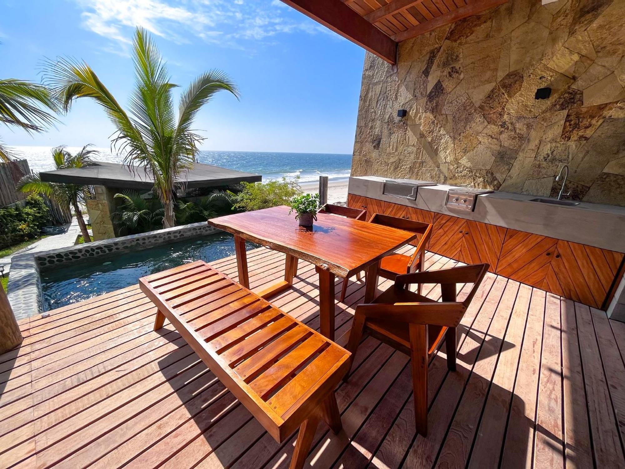 Diem Vichayito Beachfront Eco-Luxury ภายนอก รูปภาพ