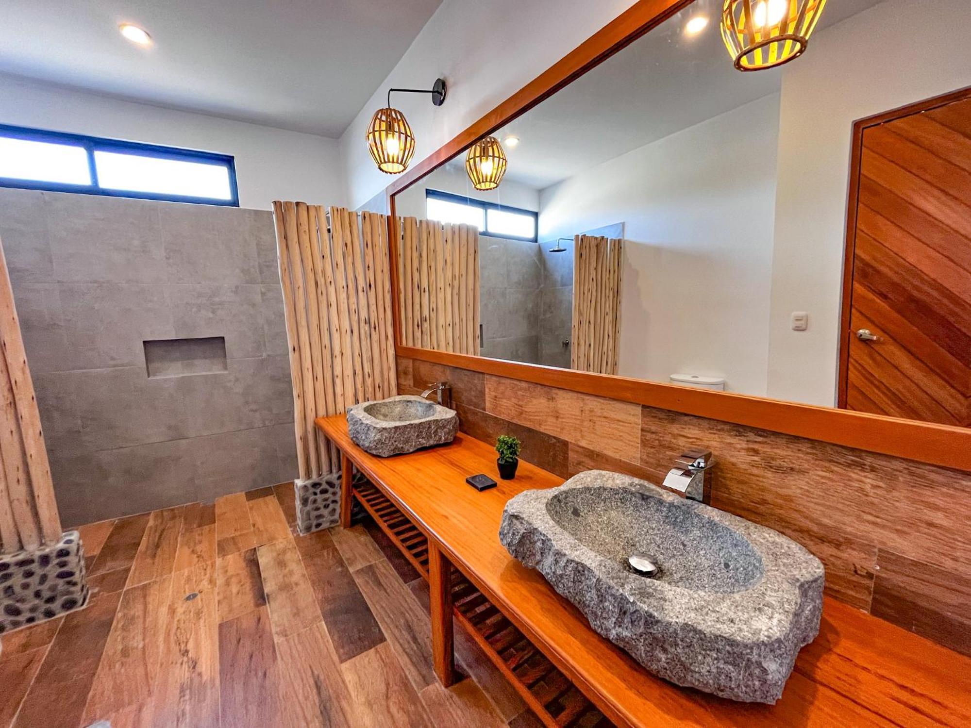 Diem Vichayito Beachfront Eco-Luxury ภายนอก รูปภาพ